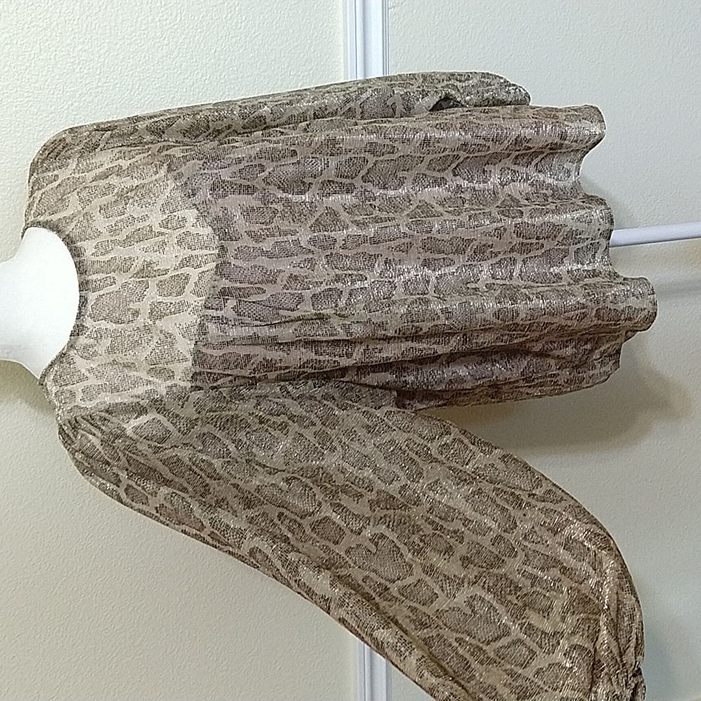 Stunning Glitter Python Print Blouse - Picture 2 of 12